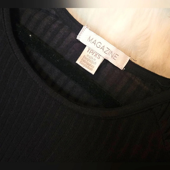 Magazine Classic Ribbed Cap Sleeve Shirt - Picture 5 of 6